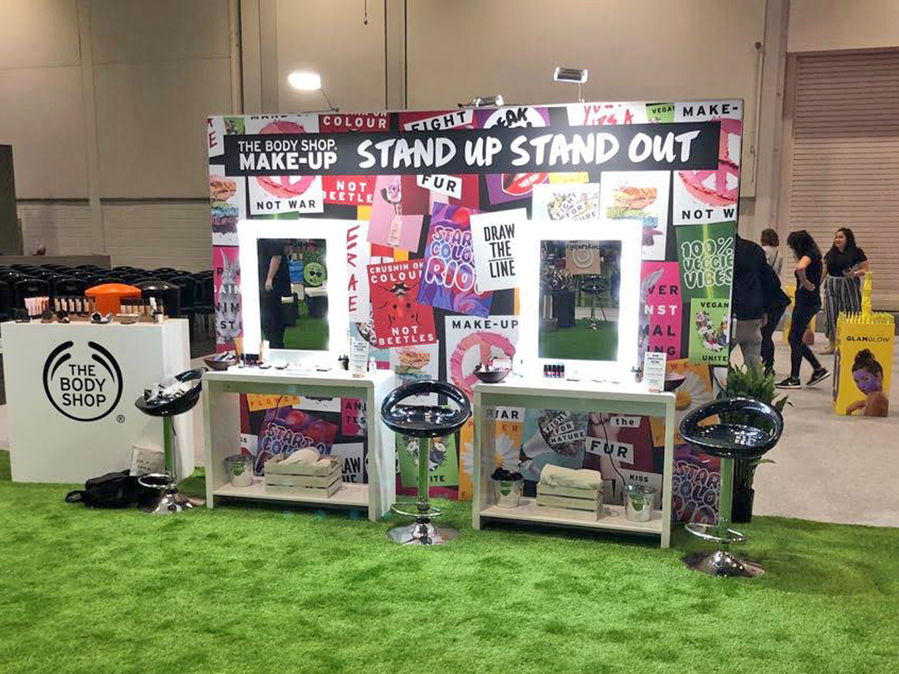 Makeup Exhibition Stand